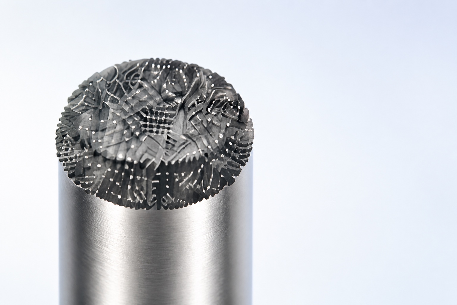 Close-up of the stacked-core electroplated diamond tool structure